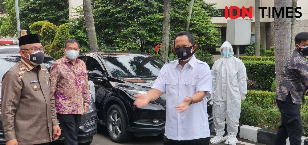 Mendagri, Tito Karnavian mendatangi Balai Kota Depok terkait koordinasi penanganan COVID-19. (IDNTimes/Dicky)