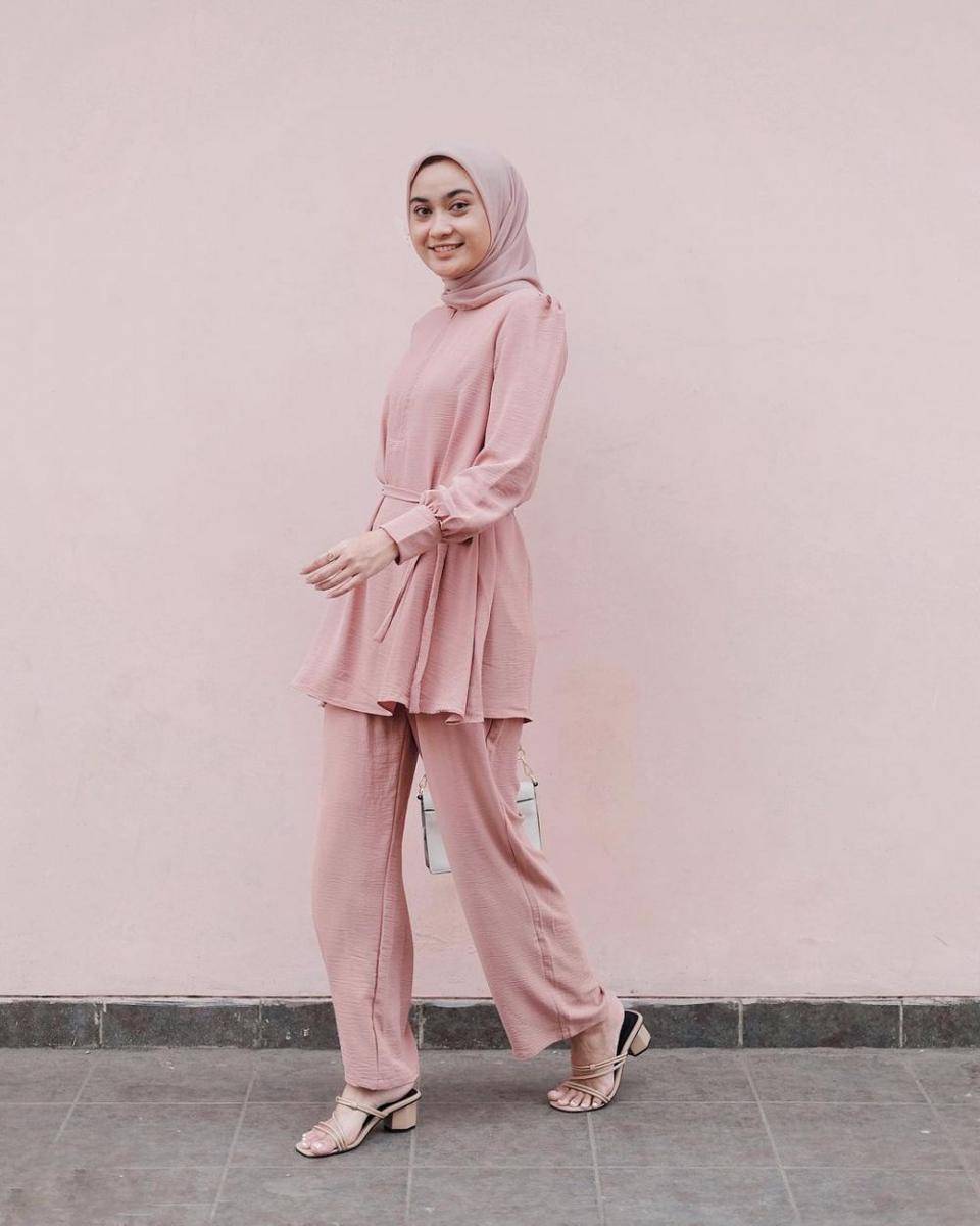 Outfit one set ala Alifia Diannisa (instagram.com/alfdns)