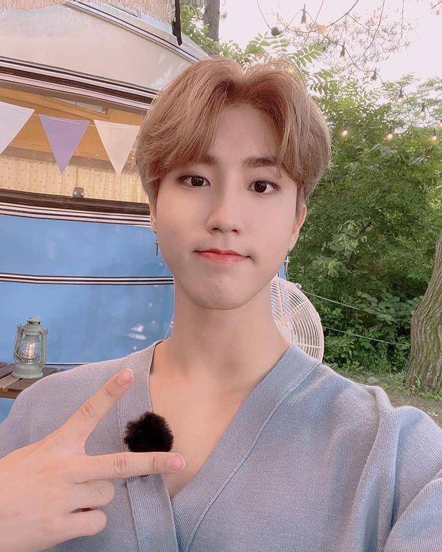 Han Stray Kids (instagram.com/realstraykids)
