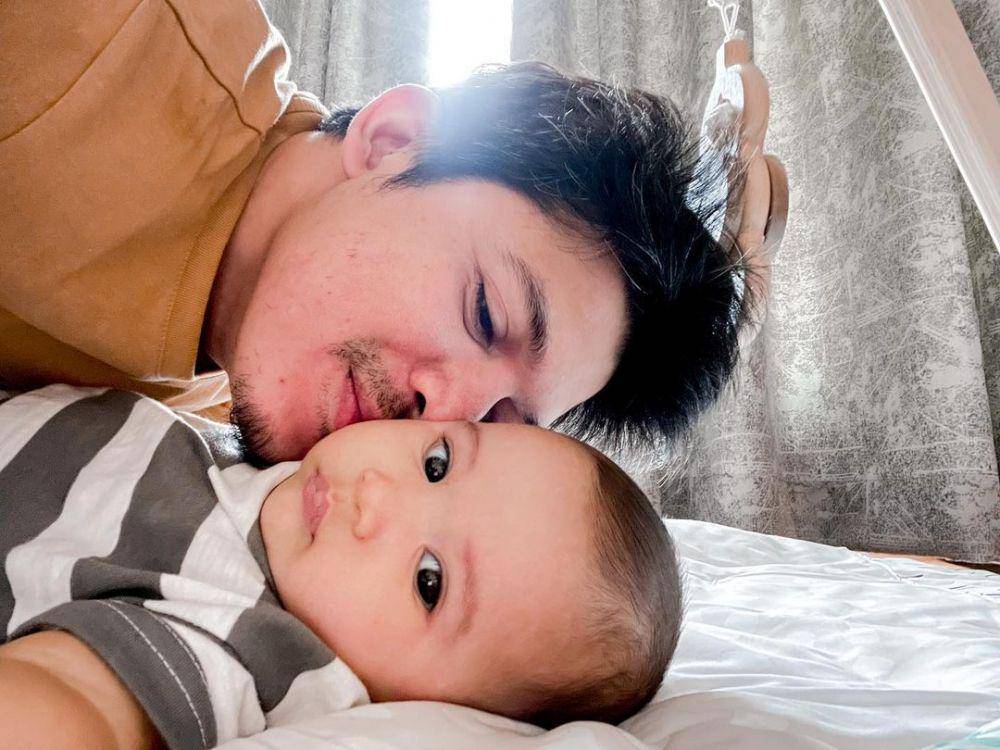 Irwansyah dan anaknya (instagram.com/irwansyah_15)