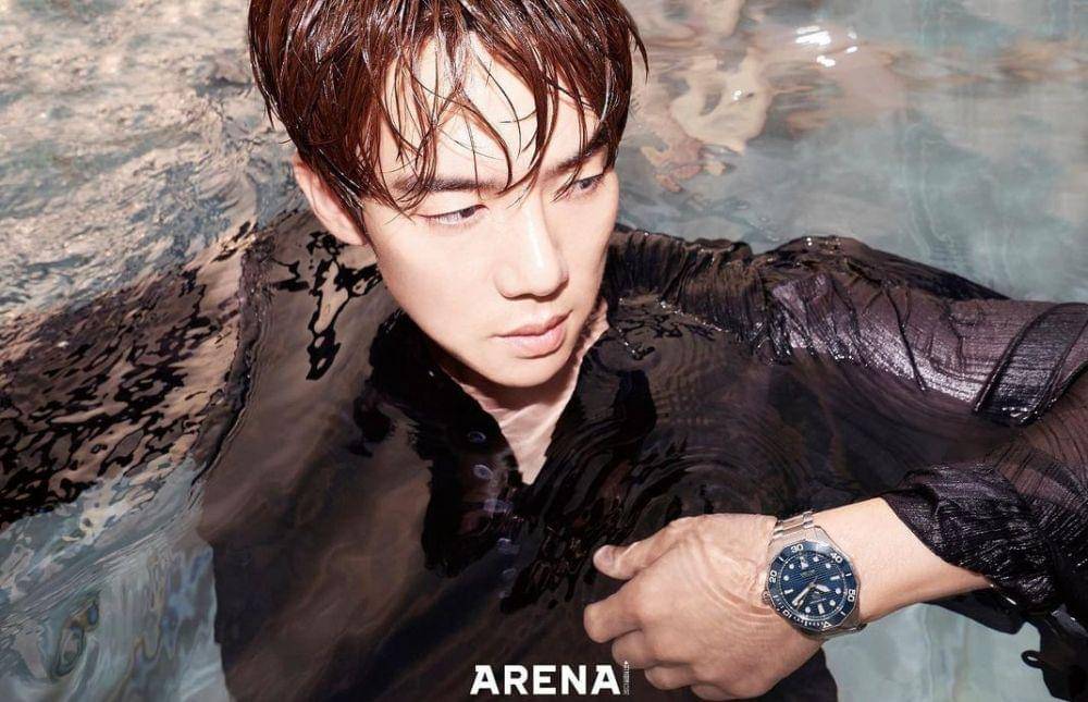 Yoo Yeon Seok di majalah ARENA Korea (instagram.com/yoo_yeonseok)