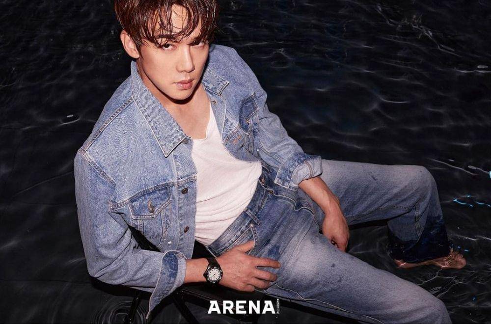 Yoo Yeon Seok di majalah ARENA Korea (instagram.com/yoo_yeonseok)