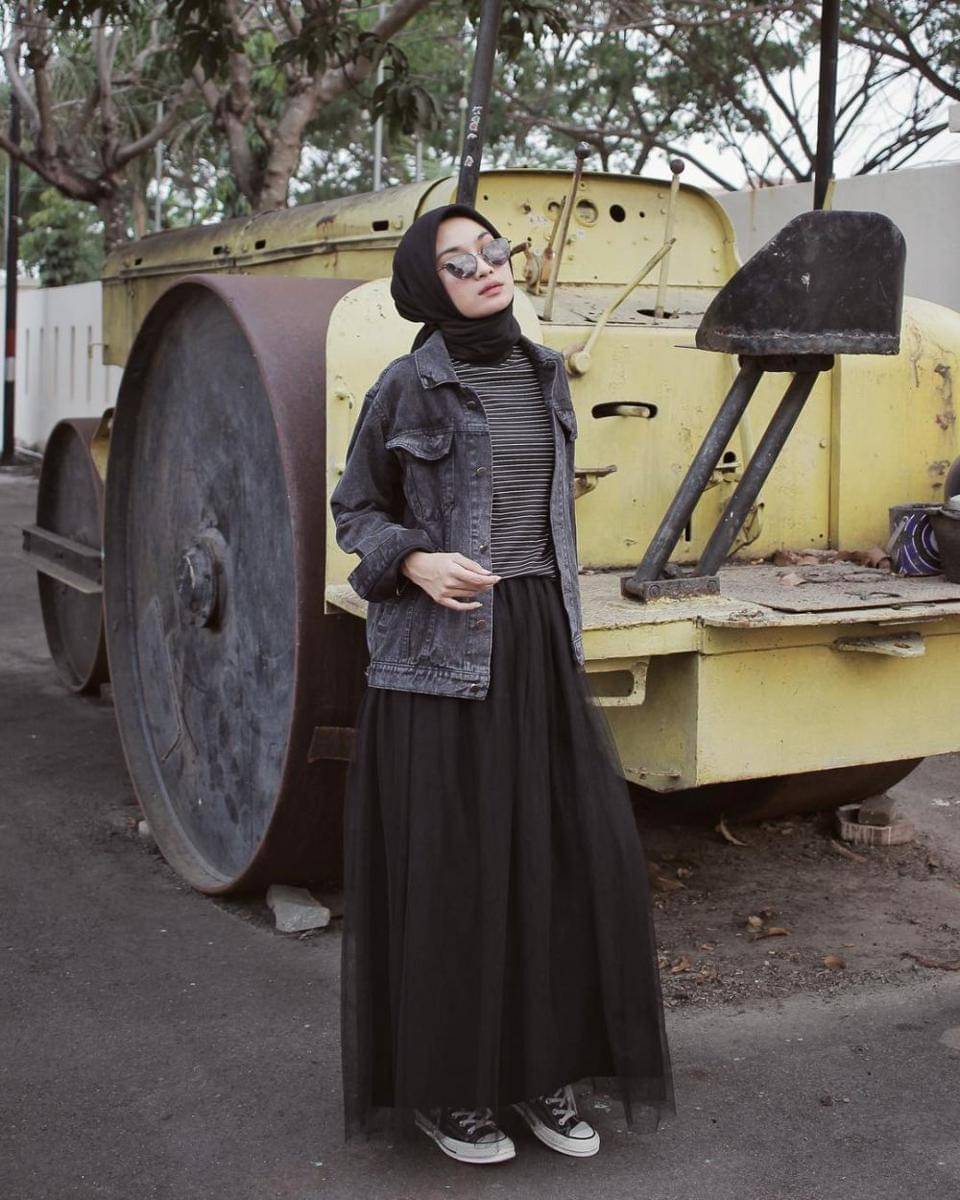 Padu padan rok ala Alifia Diannisa (instagram.com/alfdns)