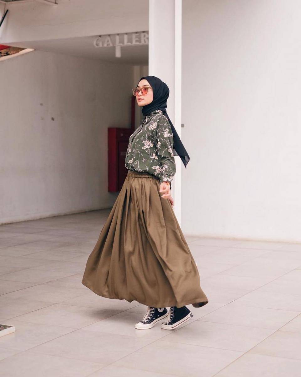 Padu padan rok ala Alifia Diannisa (instagram.com/alfdns)