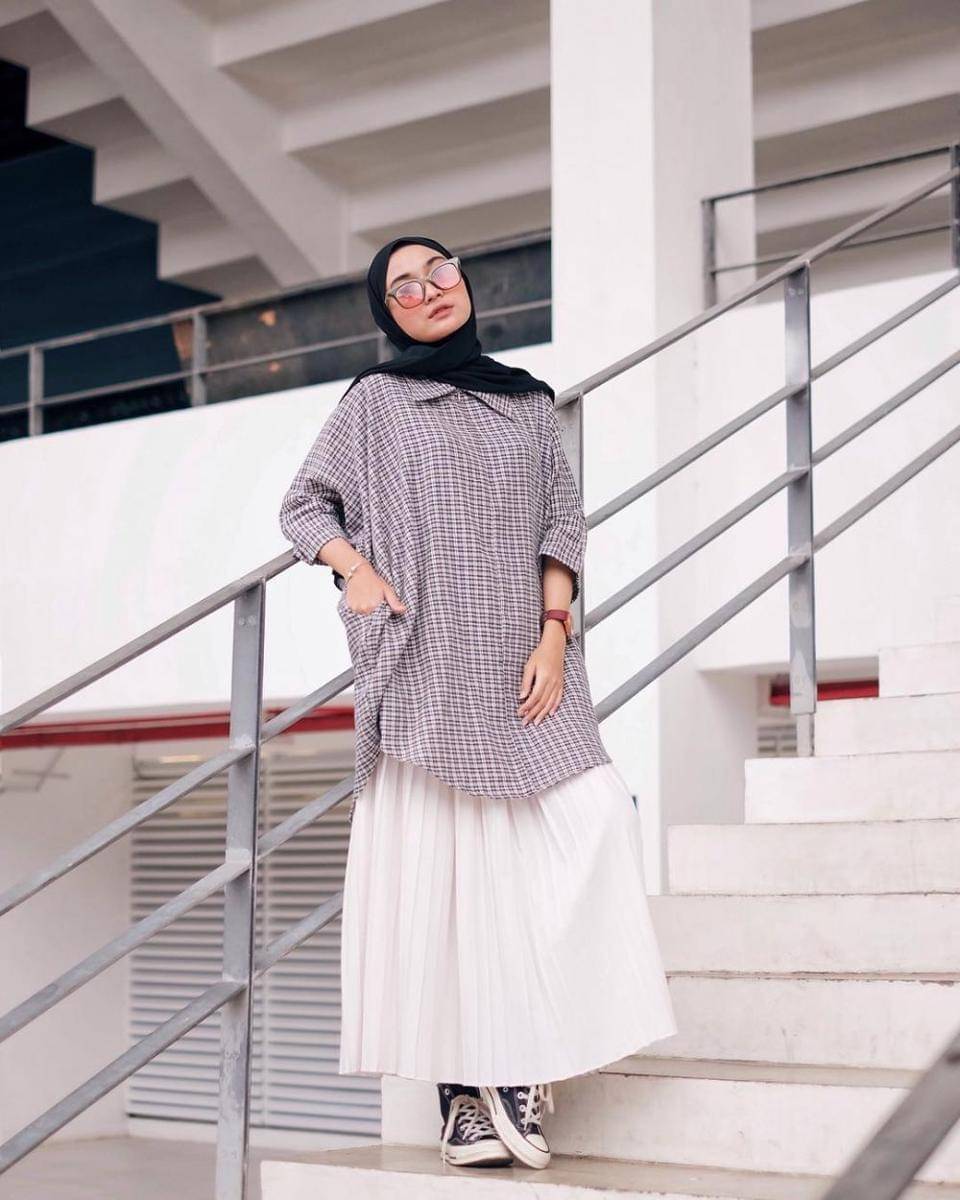 Padu padan rok ala Alifia Diannisa (instagram.com/alfdns)