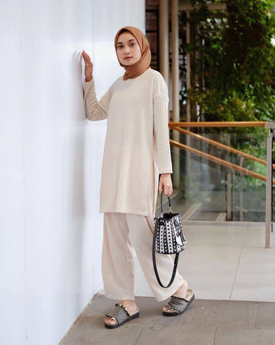 Outfit one set ala Alifia Diannisa (instagram.com/alfdns)