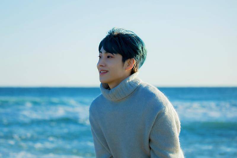 Behind the scene Lee Eunsang di MV Memories. (post.naver.com/brandnewmusic)