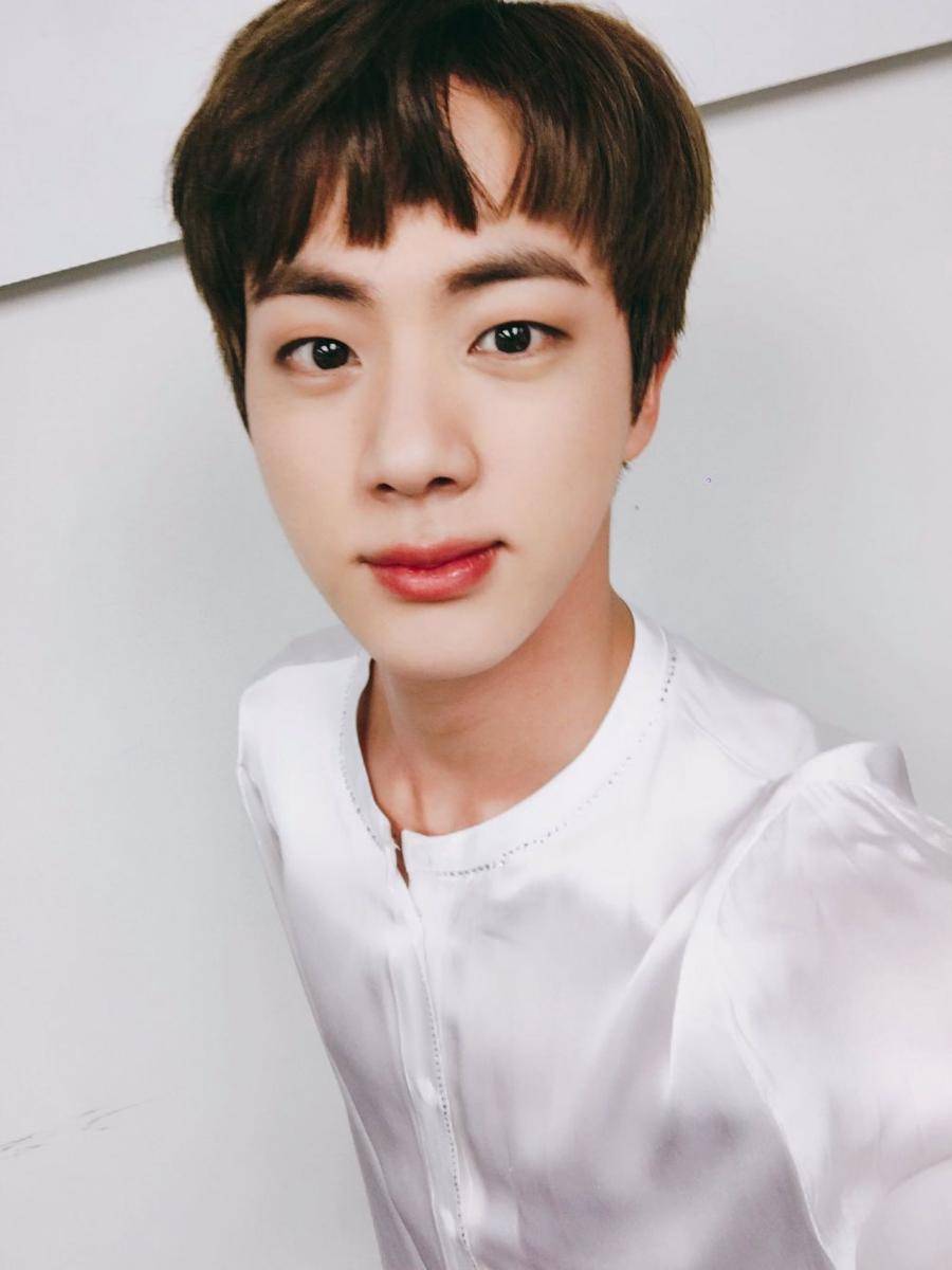 Jin BTS (twitter.com/BTS_twt)