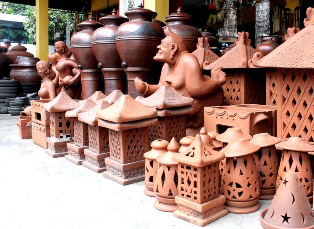 Hasil Kerajinan Desa Kasongan (visitingjogja.com)