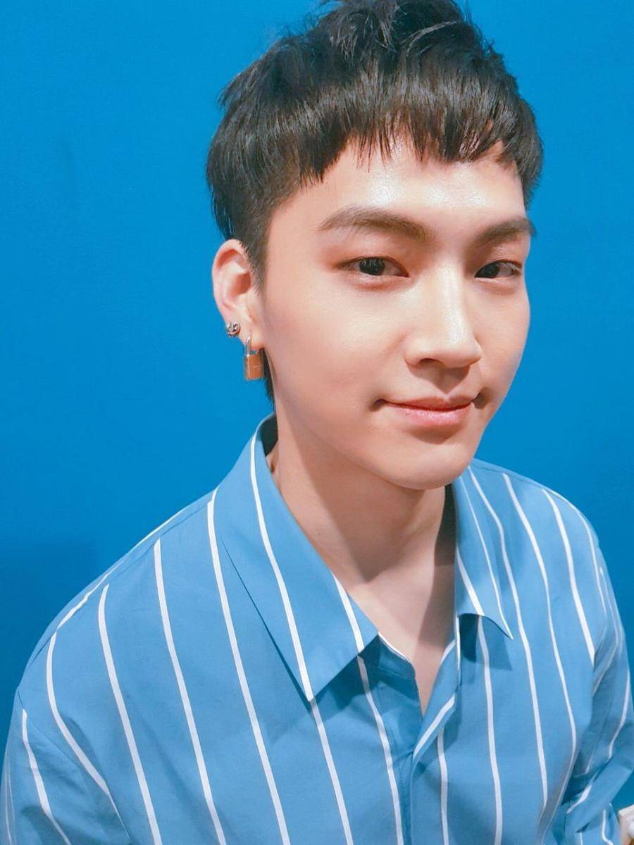 JB GOT7 (twitter.com/coconutverbena)