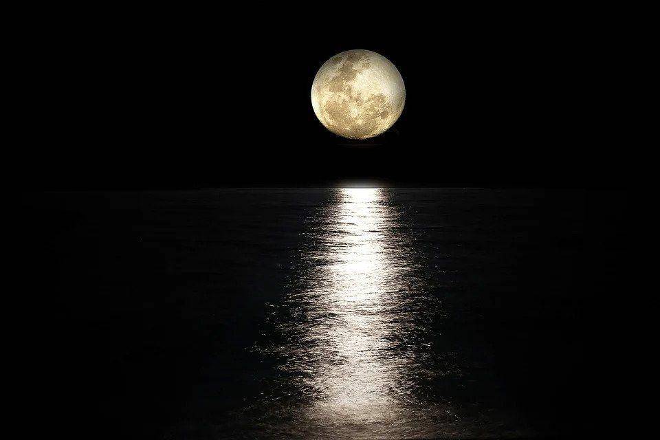 ilustrasi bulan (pixabay.com/photo-graphe)