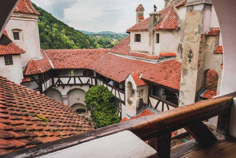 pemandangan dari loteng Brain Castle (itsalltriptome.com)