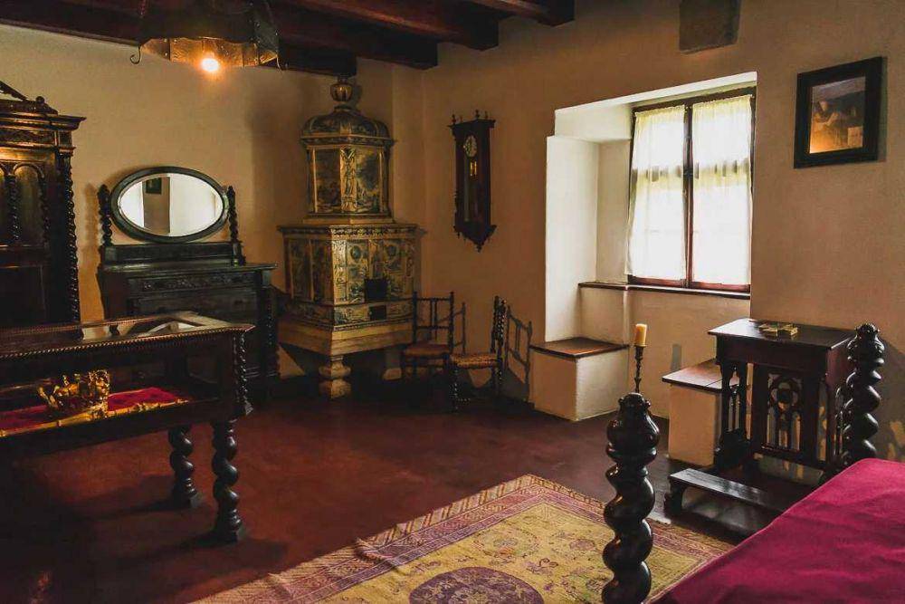 kamar tidur Vlad III atau Drakula (itsalltriptome.com)