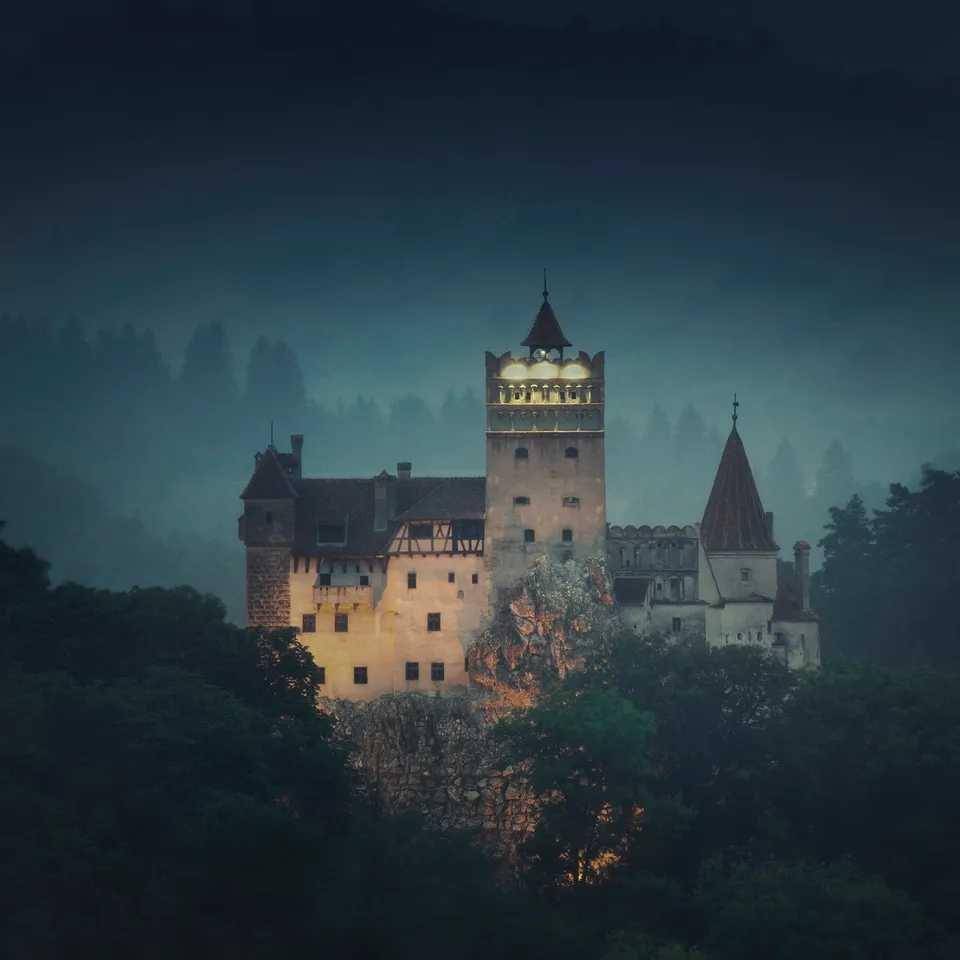 Bran Castle (cntraveler.com)