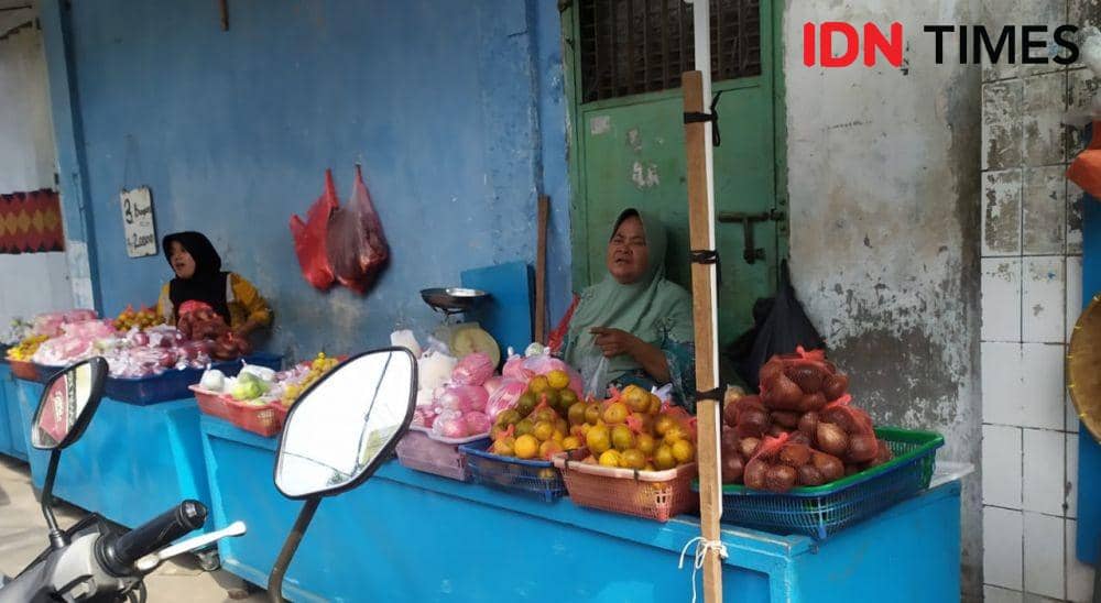 Lapak buah di Pasar Bambu Kuning (IDN Times/Tama Yudha Wiguna)