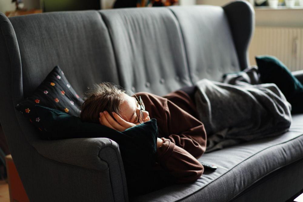 Tidur Siang Malah Bikin Lemes? Ini Kemungkinan Penyebabnya