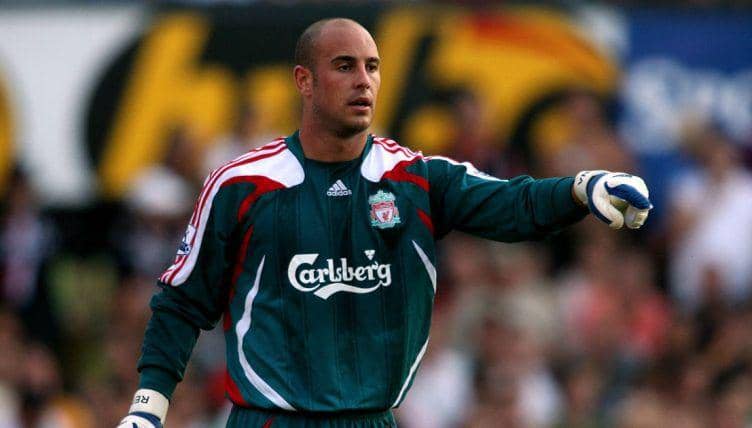 potret Pepe Reina bersama Liverpool (planetfootball.com)