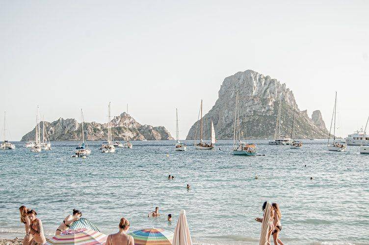 Ibiza (unsplash.com/Ferran Feixas)
