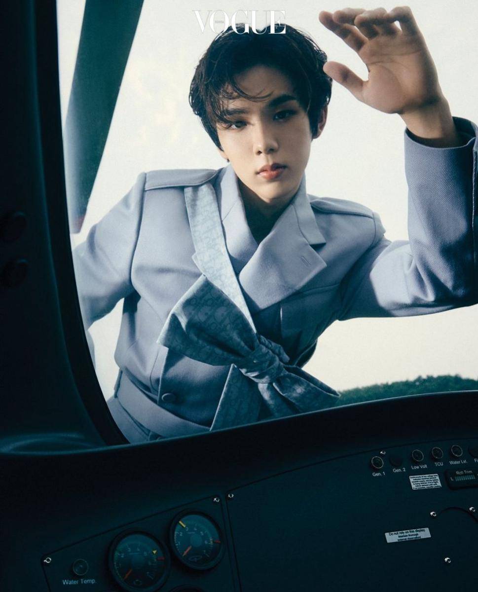 Shotaro NCT di pemptretan majalah Vogue Korea (vogue.co.kr)