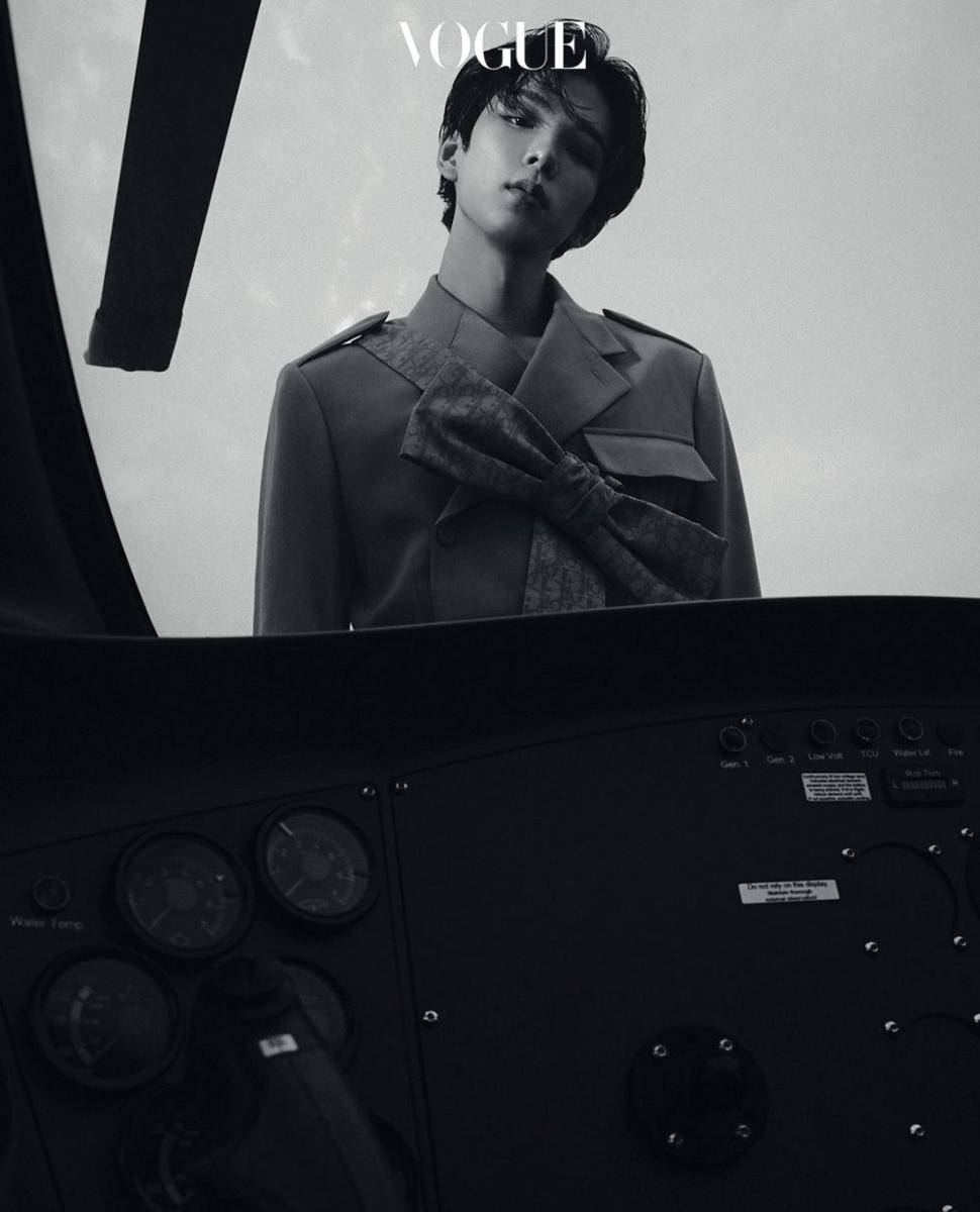 Shotaro NCT di pemptretan majalah Vogue Korea (vogue.co.kr)