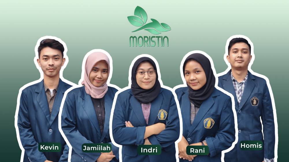 Lima mahasiswa pembuat hand body lotion berbahan daun kelor. Dok/Humas UB