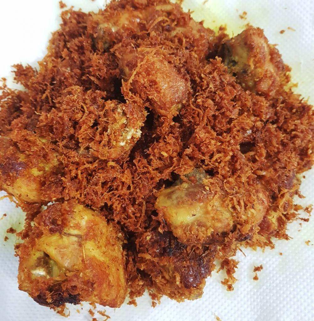 Ilustrasi ayam goreng serundeng (instagram.com/yantiliaw)