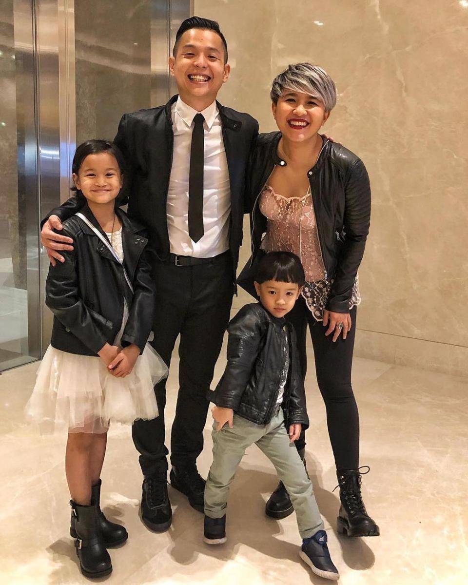 Keluarga Ernest Prakasa dan Meira Anastasia. (Instagram.com/meiranastasia)