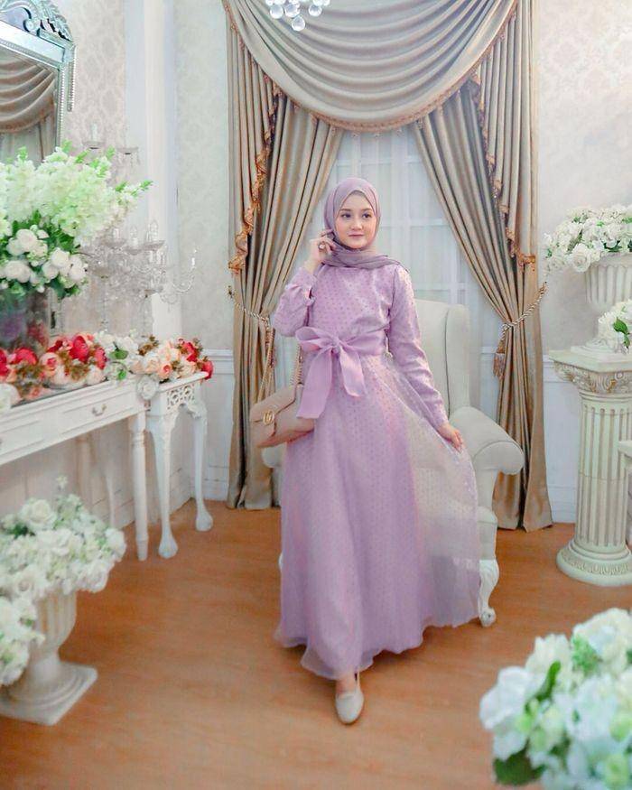 Selebgram Linda Kayhz (Instagram.com/lindakayhz)