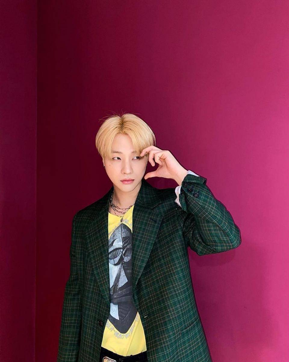 Jinhwan iKON (instagram.com/gnani_____)