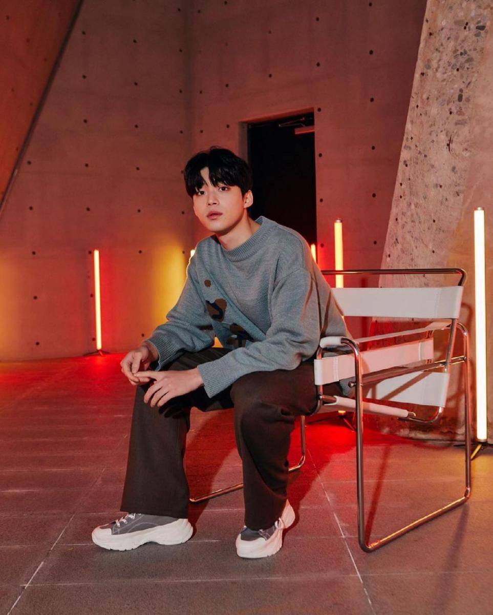Kim Kang Min (instagram.com/______kangman)