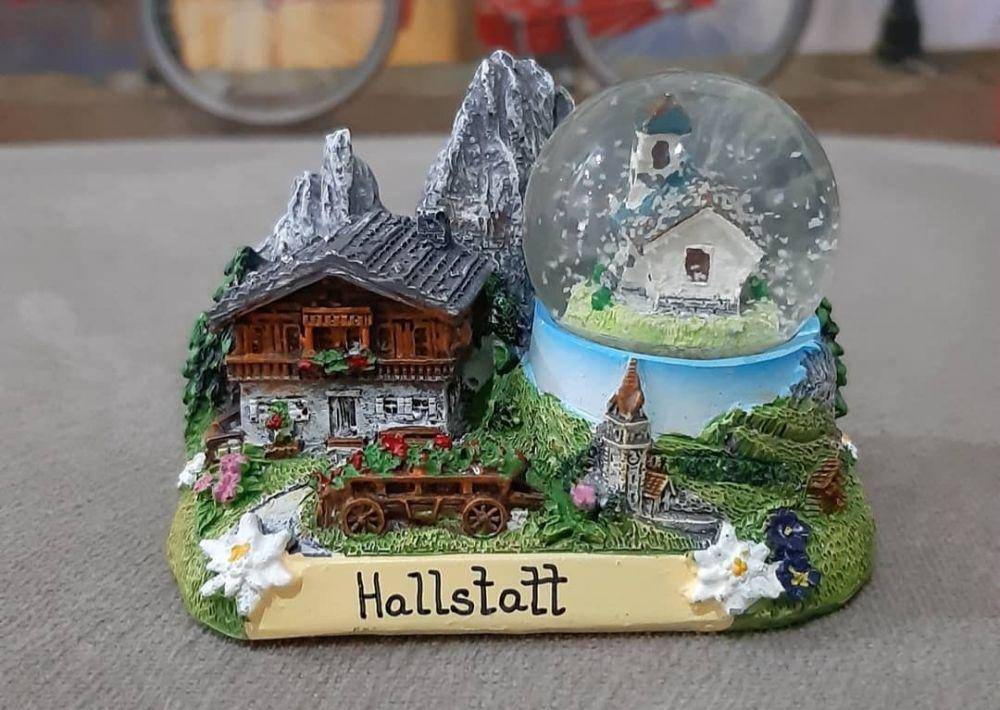 snow globe (Instagram.com/lepetit_souvenir)
