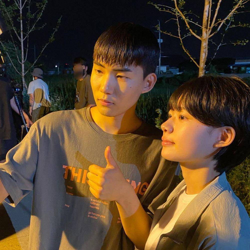 Tang Joon Sang dan Lee Jae In di belakang layar drama Racket Boys (instagram.com/2janejane)