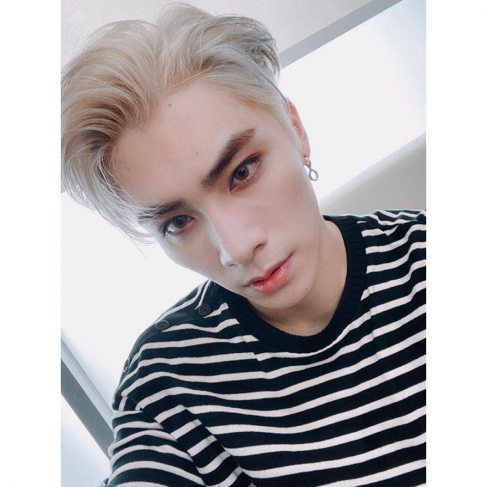 Xiaojun WayV (instagram.com/djxiao_888)