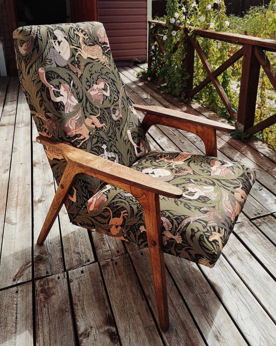 Sofa upcycle (instagram.com/illusory_home)