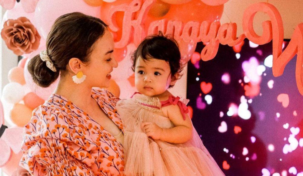 10 Potret Cara Rose, Putri Rianty Cartwright yang Berusia Satu Tahun