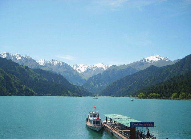 pemandangan Heavenly Lake (easytourchina.com)