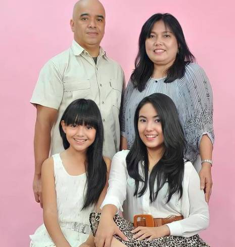 Rumah tangga Henny Manopo dan Ramon Lugue (instagram.com/hennymanopolugue)