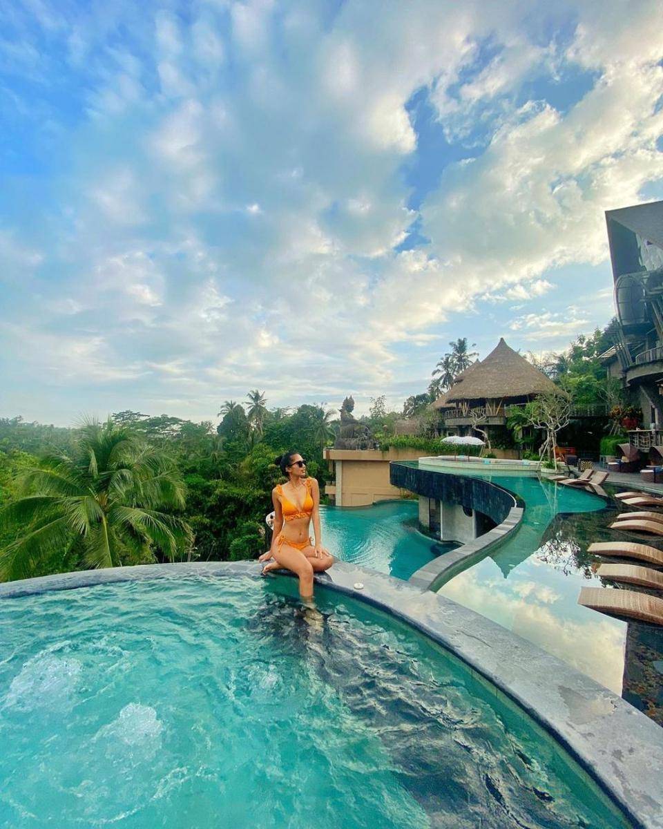 potret Soraya Rasyid di kolam renang (instagram.com/sorayarasyid12)