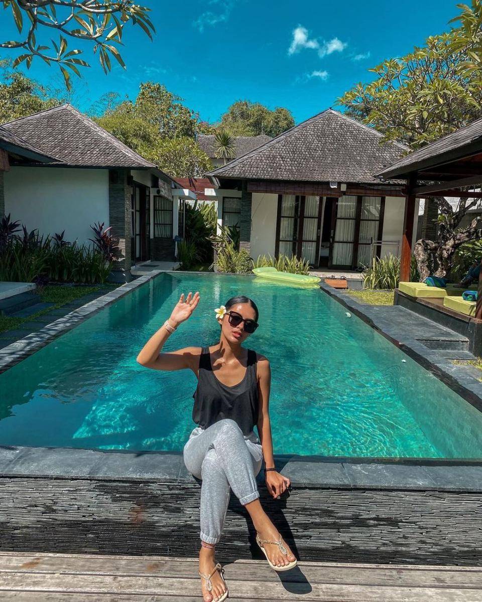 potret Soraya Rasyid di kolam renang (instagram.com/sorayarasyid12)
