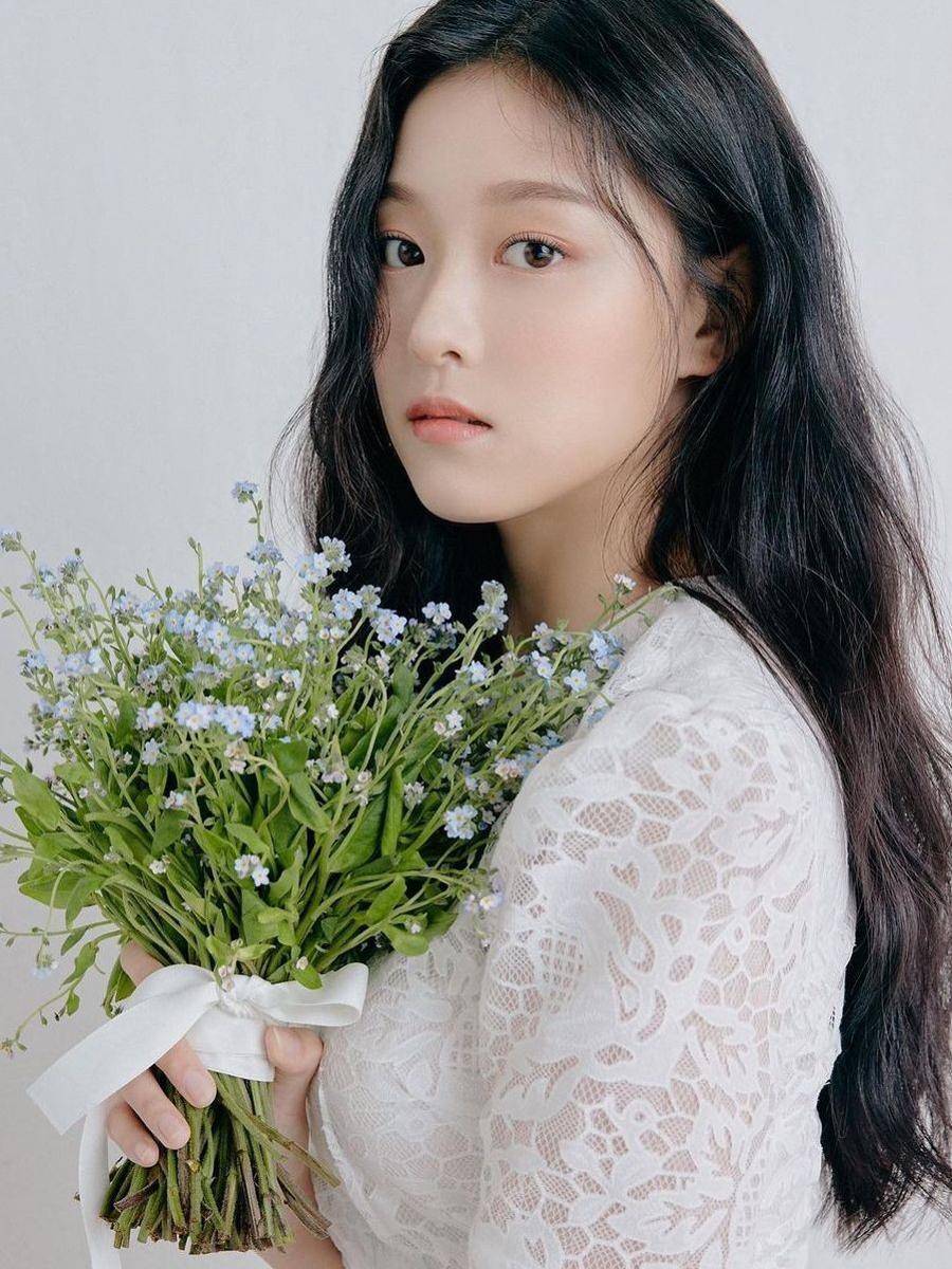 Hyunjin LOONA (instagram.com/loonahyunjin)