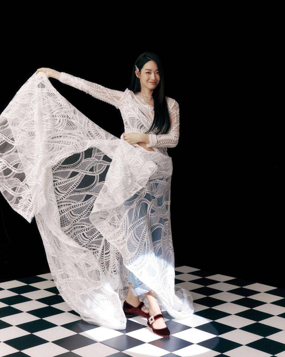 Shin Min Ah (instagram.com/illusomina)