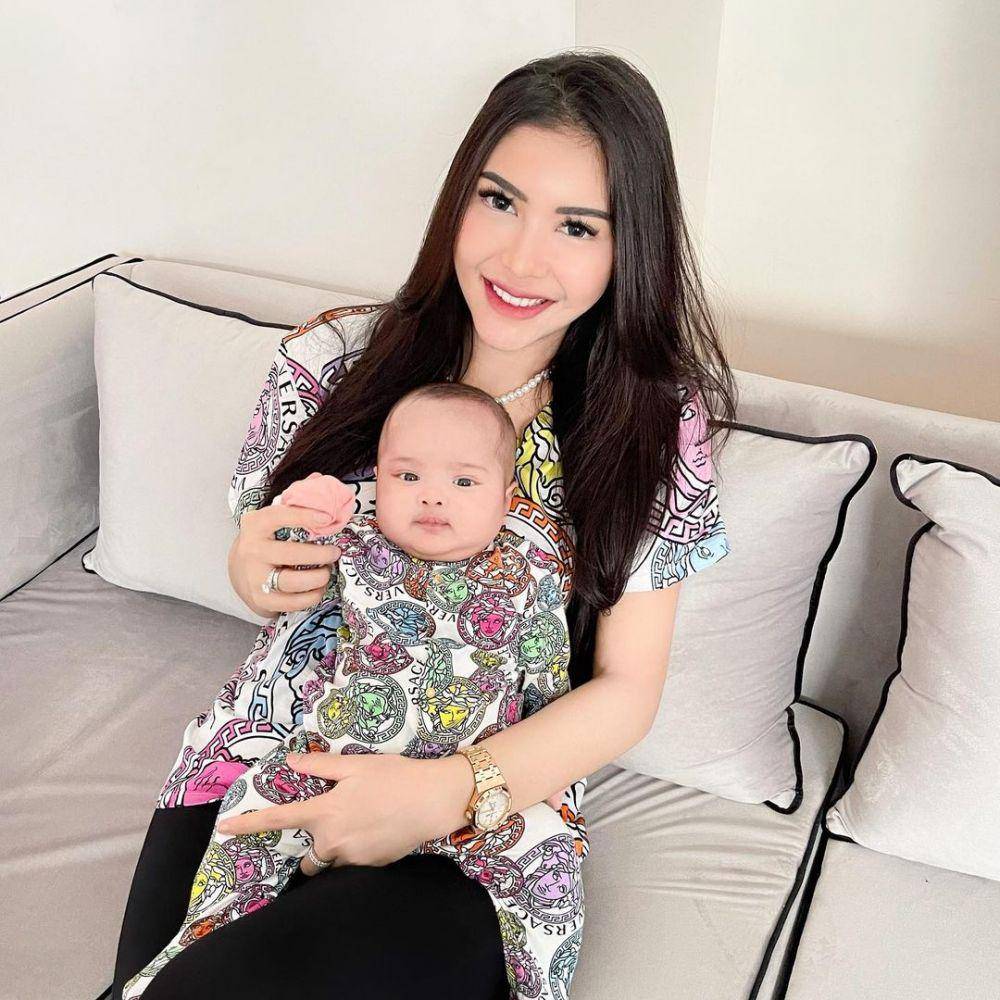 Rica Andriani dan anaknya (instagram.com/ricaandriani)
