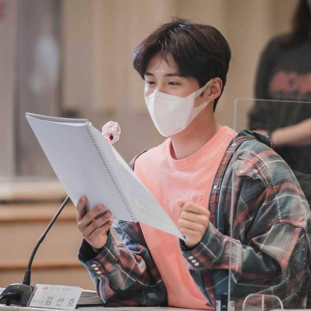 Kim Seon Ho (instagram.com/netflixid)