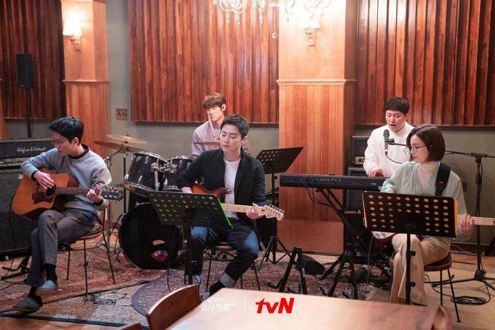 cuplikan drama Hospital Playlist 2 (instagram.com/hospitalplaylist_official)