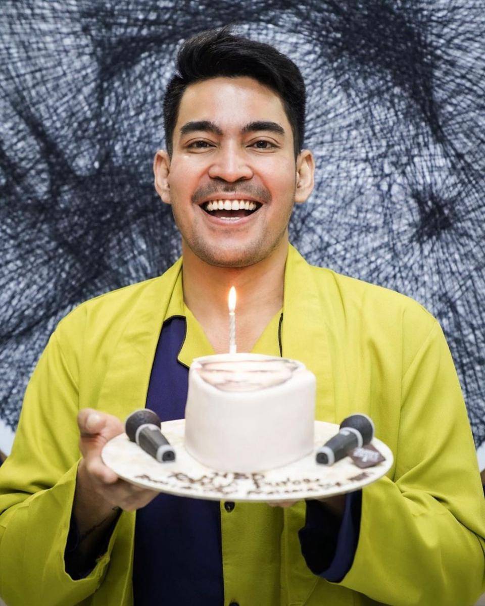 Robby Purba (instagram.com/robbypurba)