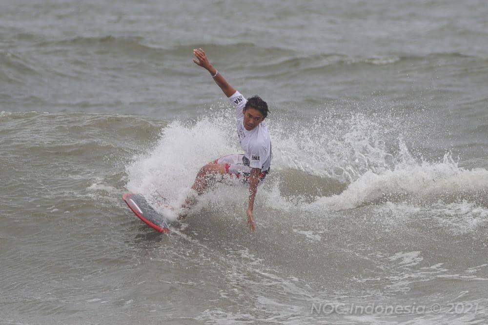 Surfer Indonesia, Rio Waida di ajang Olimpiade Tokyo 2020. (dok. NOC Indonesia)