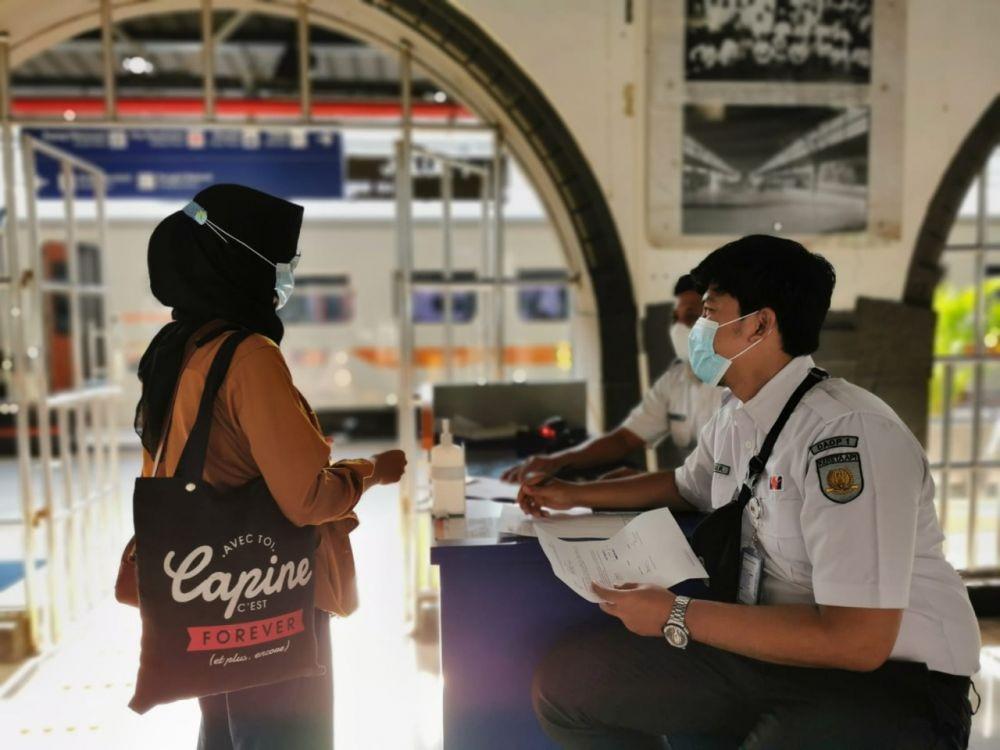 Naik Kereta Api dari Gambir dan Pasar Senen Gak Perlu Pakai STRP Lagi