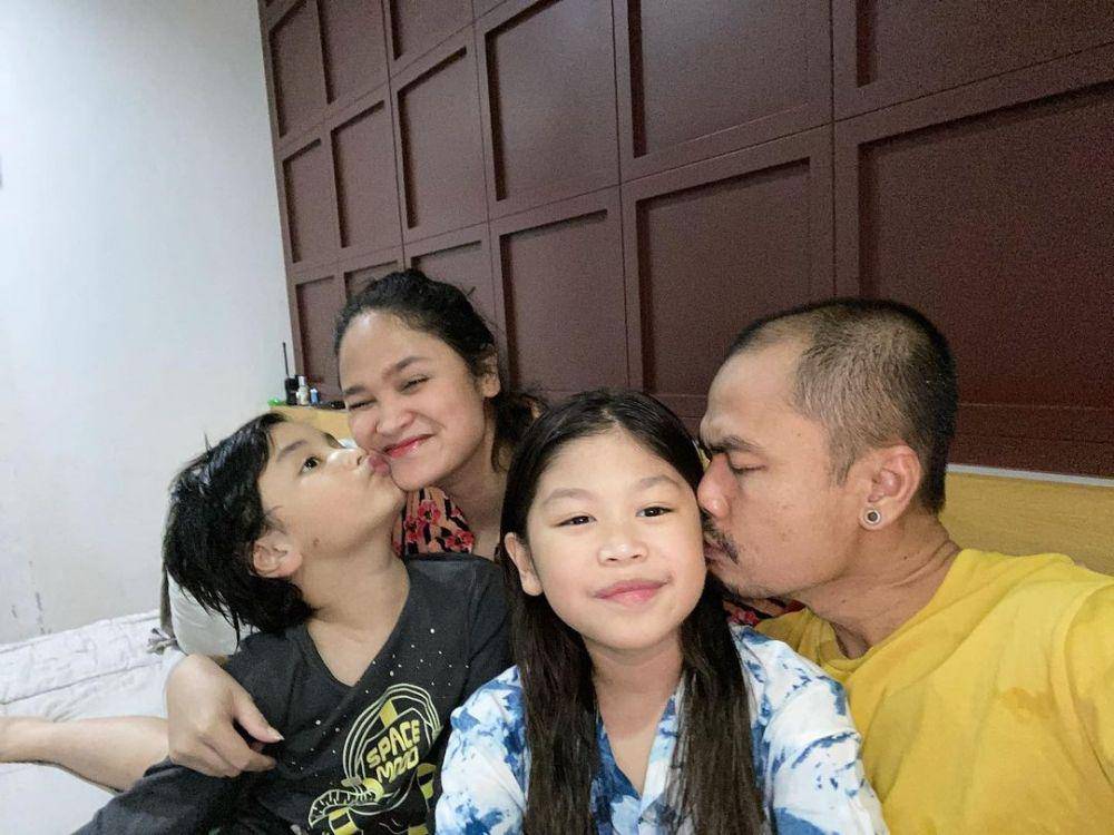 Wendi Cagur dan keluarga (instagram.com/revtiayunatasya)