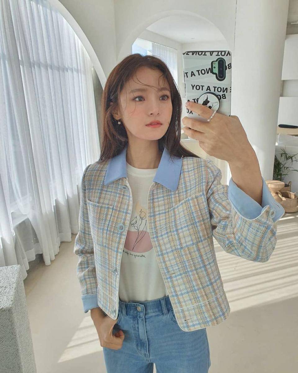 Go Bo Gyeol (instagram.com/gobogyeol)
