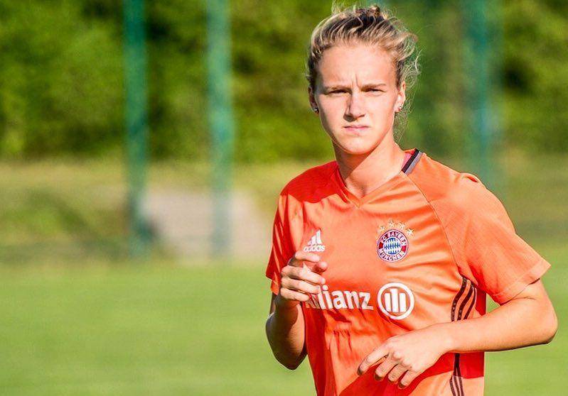 Vivianne Miedema - Bayern Munich (instagram.com/viviannemiedema)